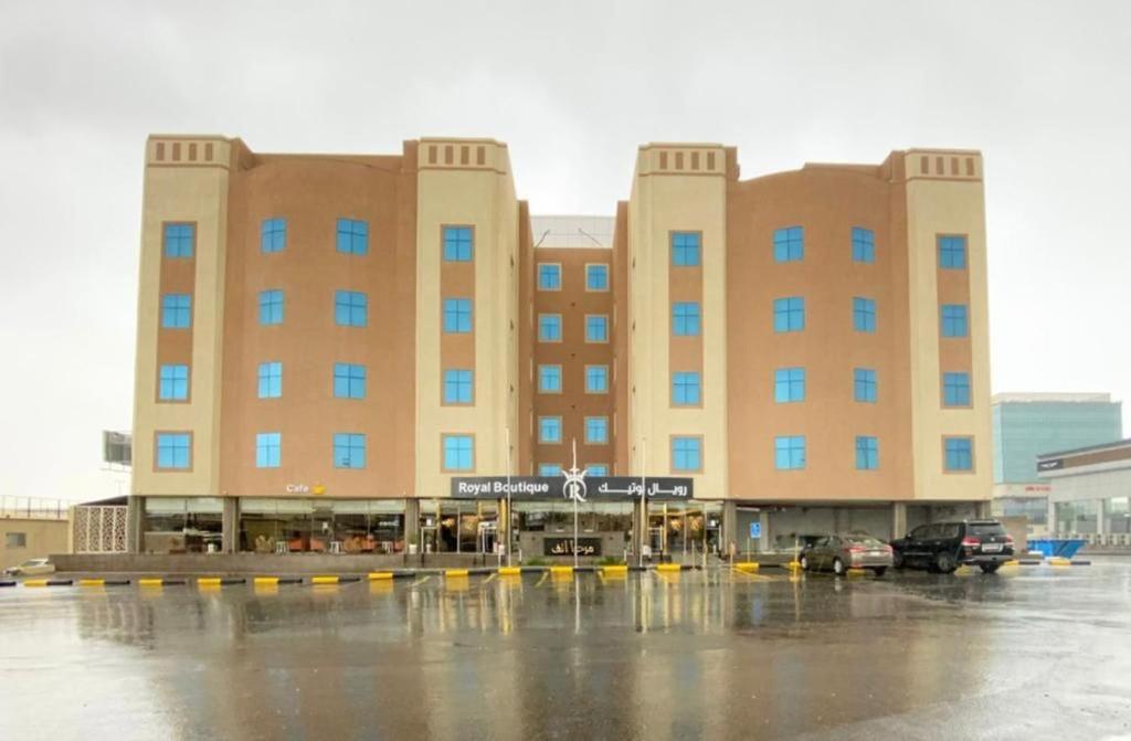 Royal Boutique Hotel Khamis Mushait Exterior photo