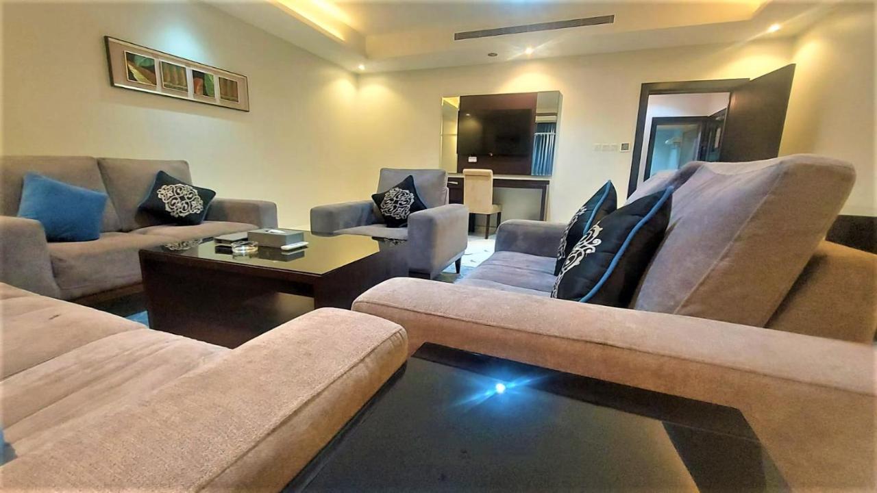 Royal Boutique Hotel Khamis Mushait Exterior photo