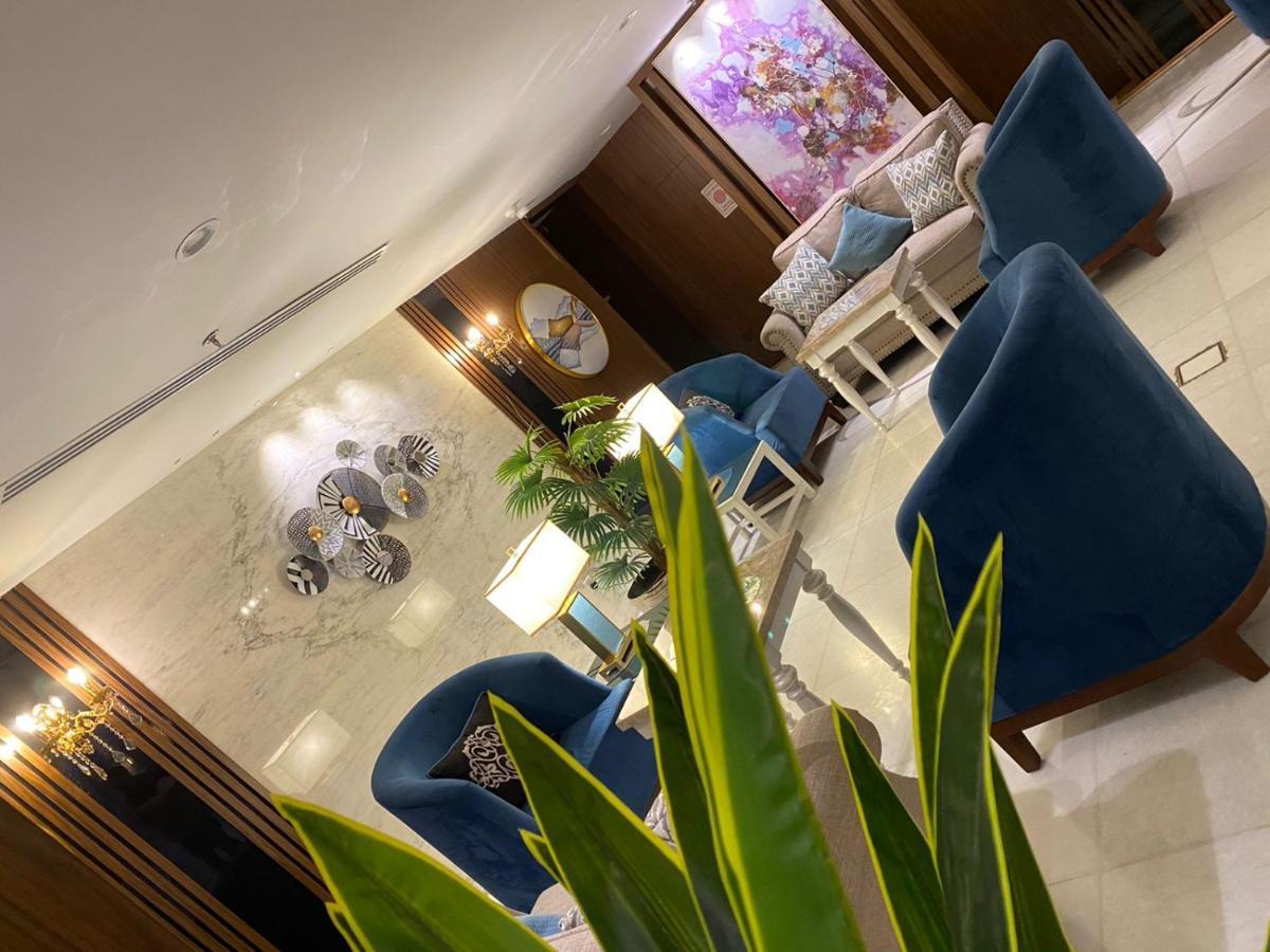 Royal Boutique Hotel Khamis Mushait Exterior photo