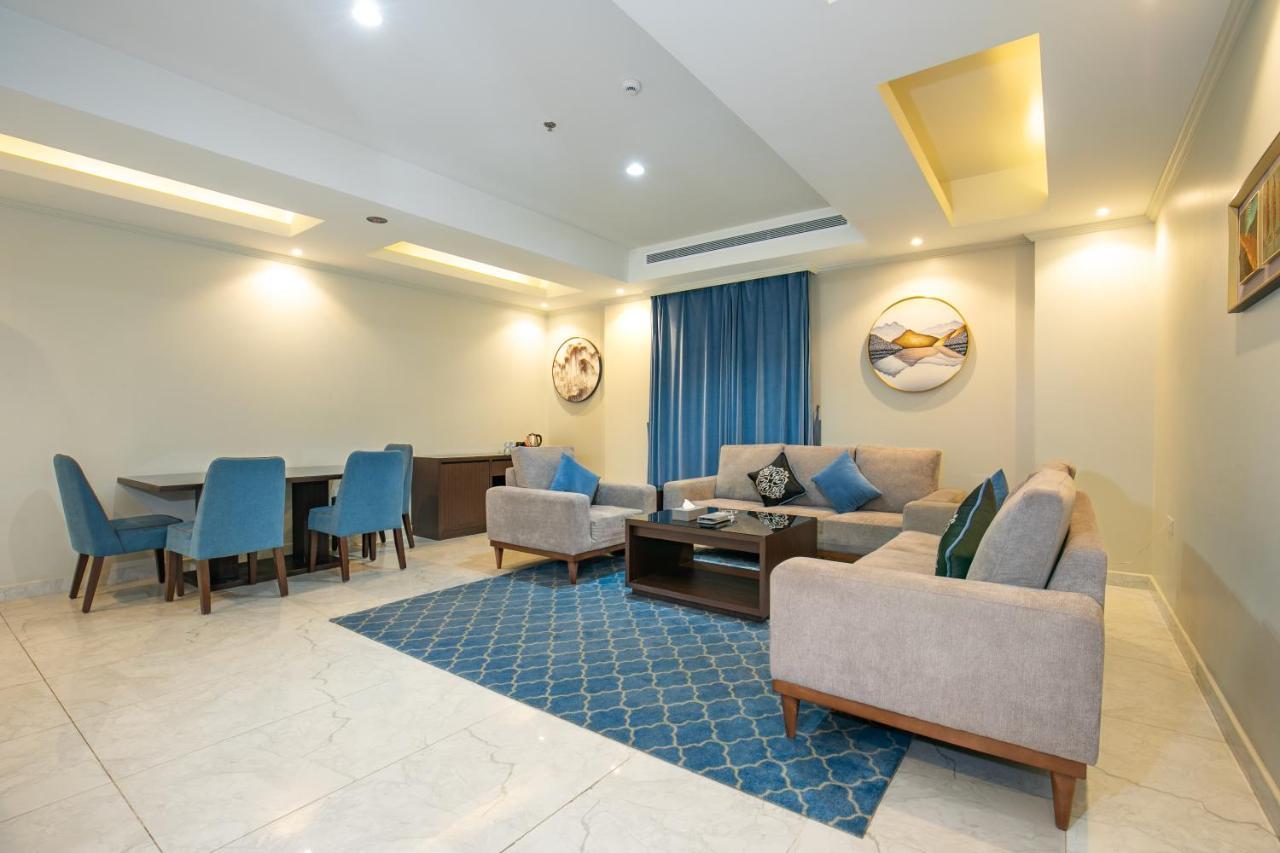 Royal Boutique Hotel Khamis Mushait Exterior photo