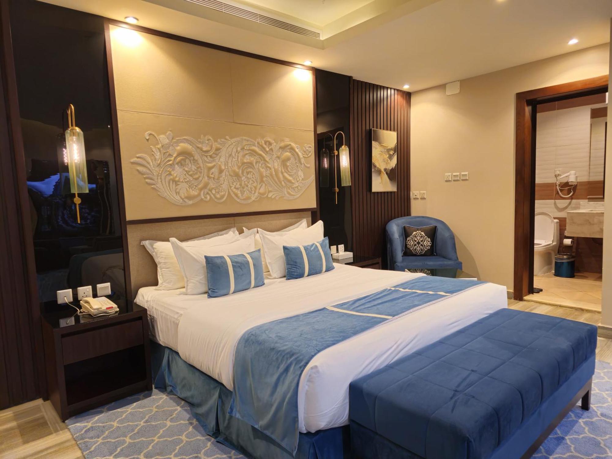 Royal Boutique Hotel Khamis Mushait Exterior photo