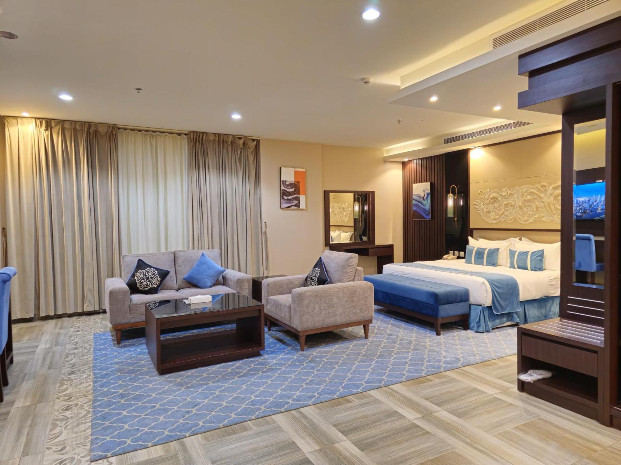 Royal Boutique Hotel Khamis Mushait Exterior photo