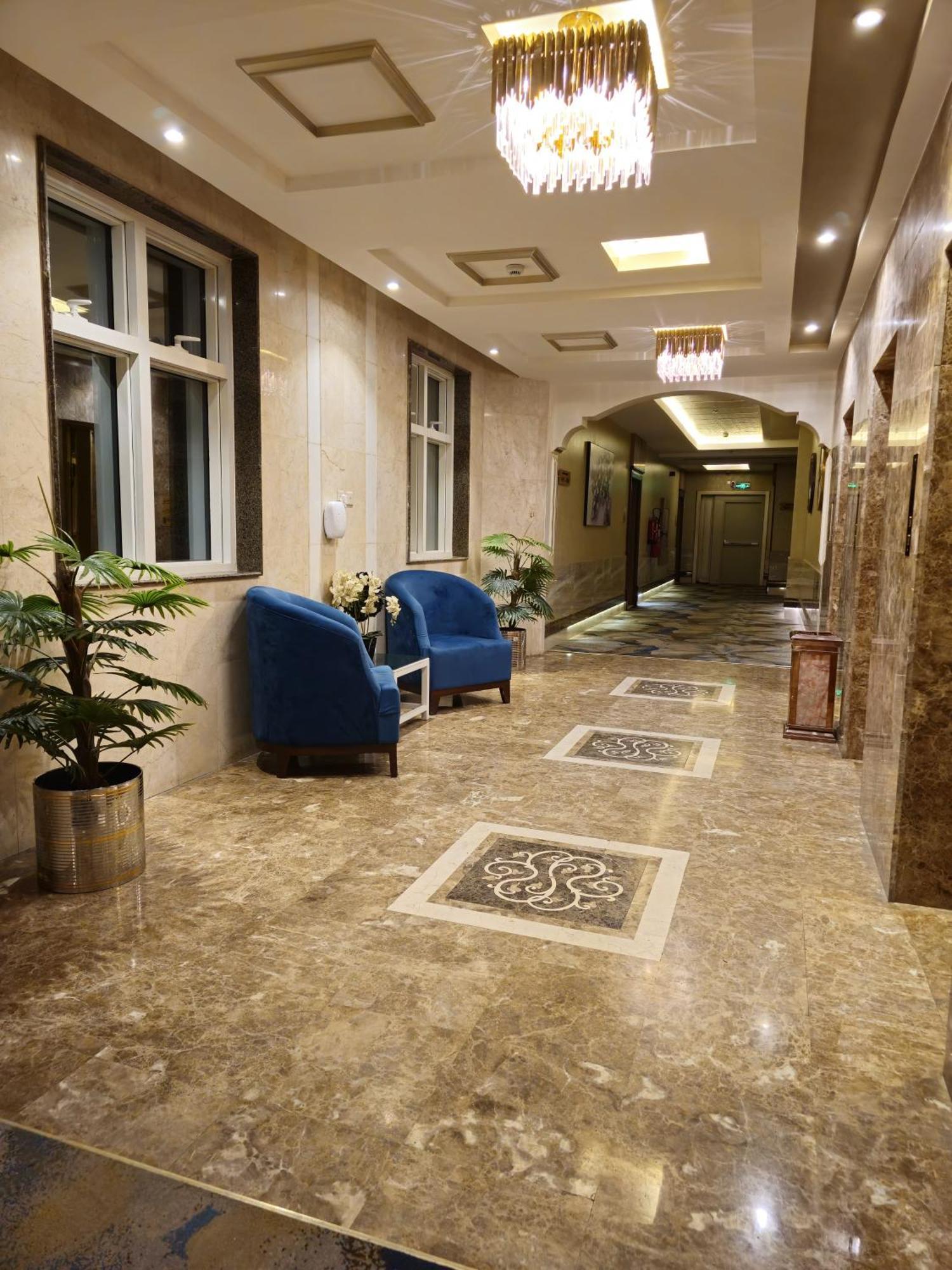 Royal Boutique Hotel Khamis Mushait Exterior photo