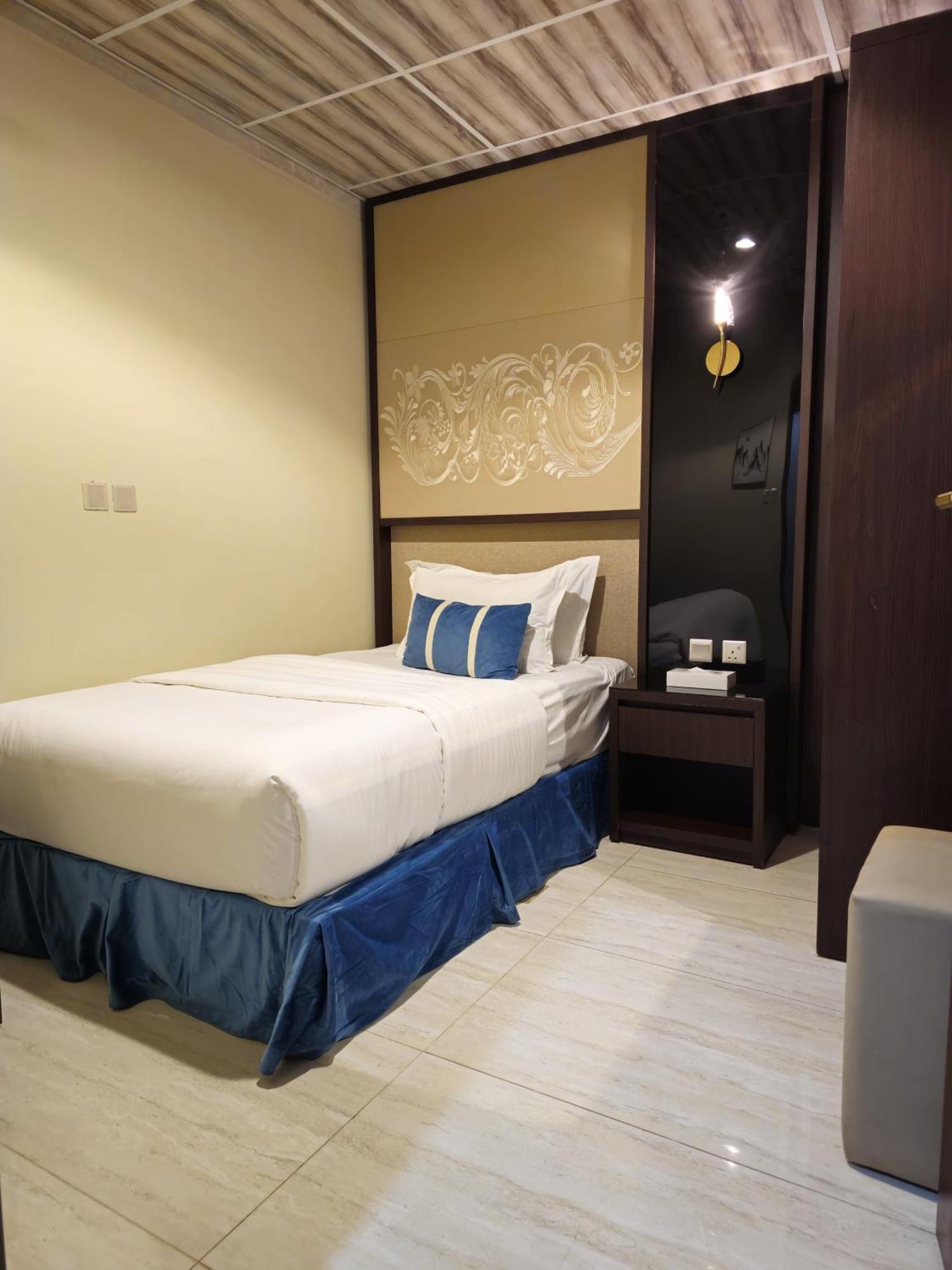 Royal Boutique Hotel Khamis Mushait Exterior photo
