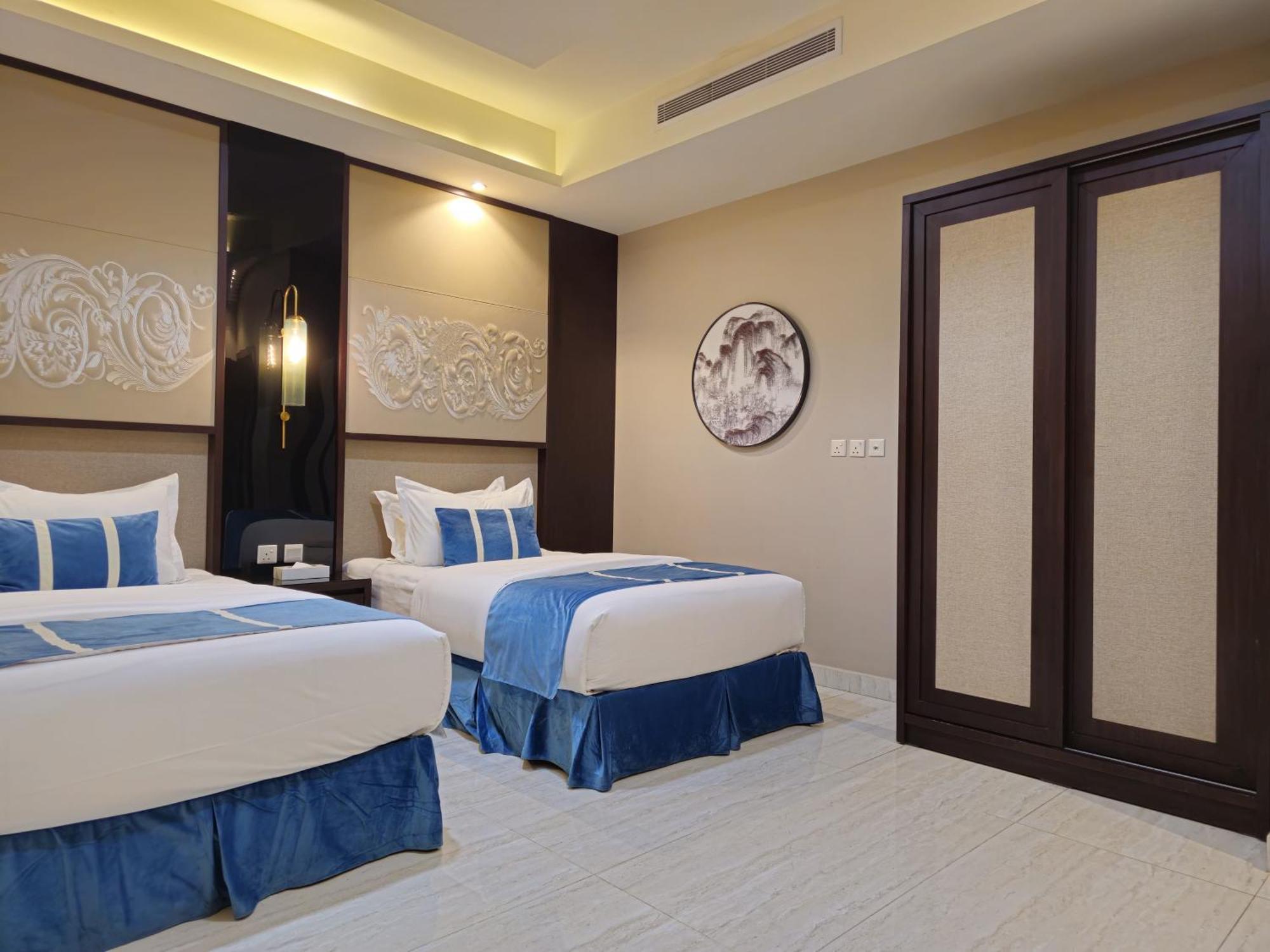 Royal Boutique Hotel Khamis Mushait Exterior photo