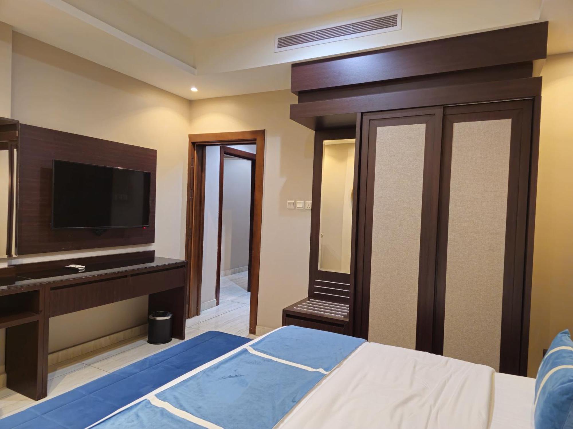 Royal Boutique Hotel Khamis Mushait Exterior photo