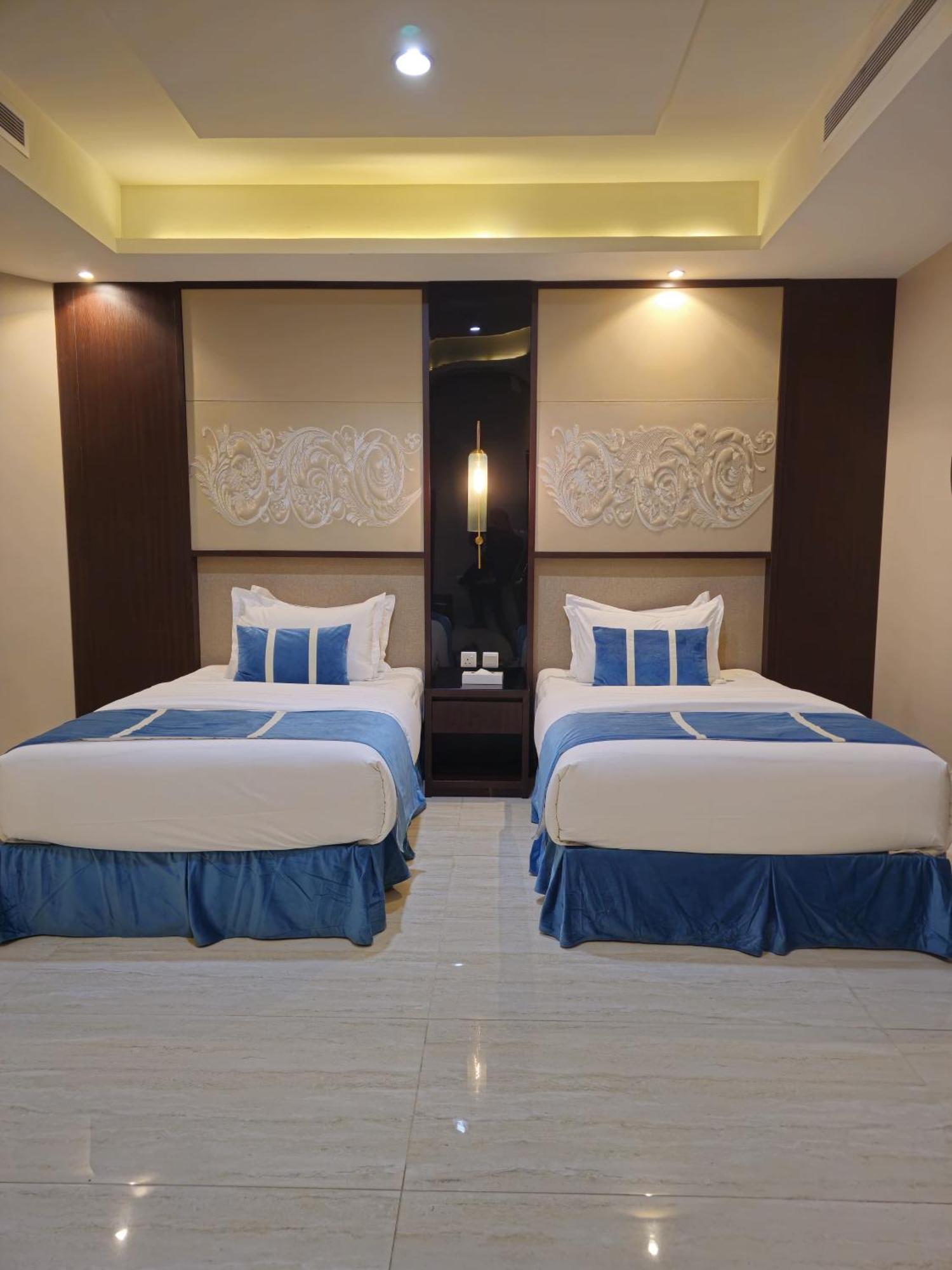Royal Boutique Hotel Khamis Mushait Exterior photo