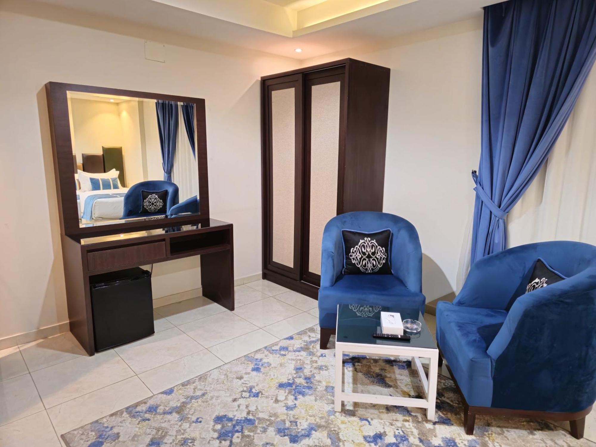 Royal Boutique Hotel Khamis Mushait Exterior photo